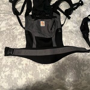 Ergobaby in Black and Gray with Sun Shade Cover